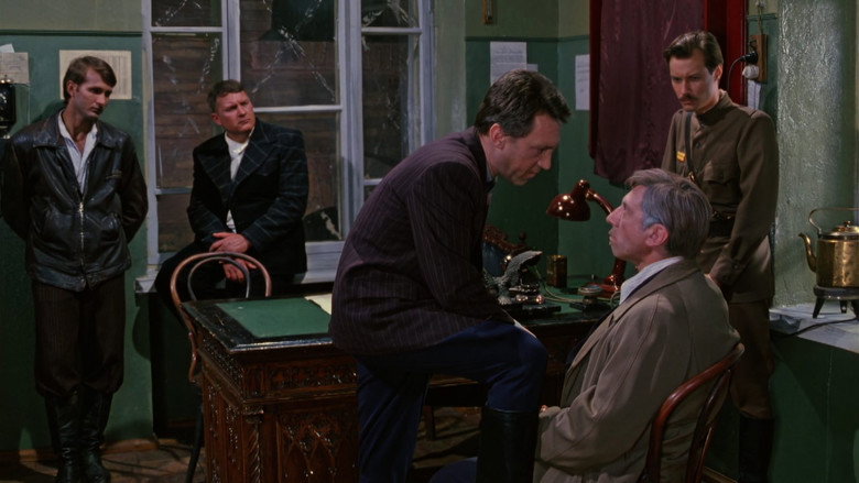 кадр из фильма Место встречи изменить нельзя