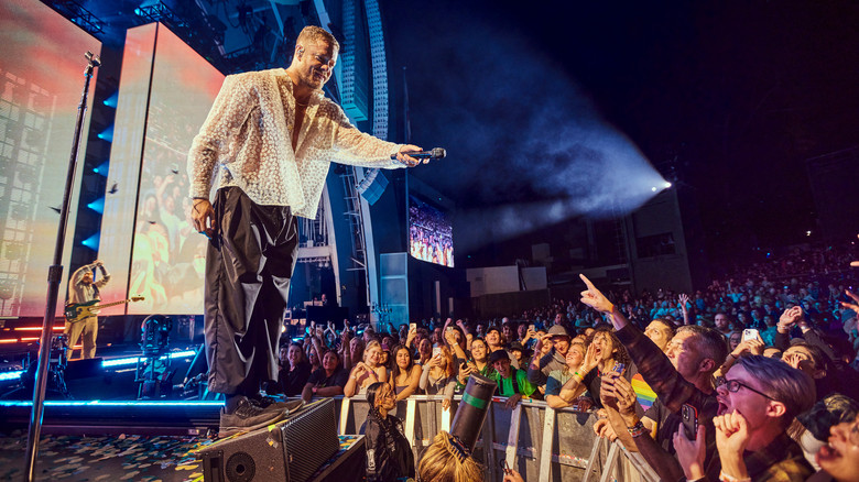 кадр из фильма Imagine Dragons: Live from the Hollywood Bowl (with the LA Film Orchestra)