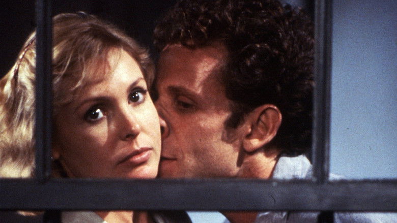 кадр из фильма Strangers Kiss