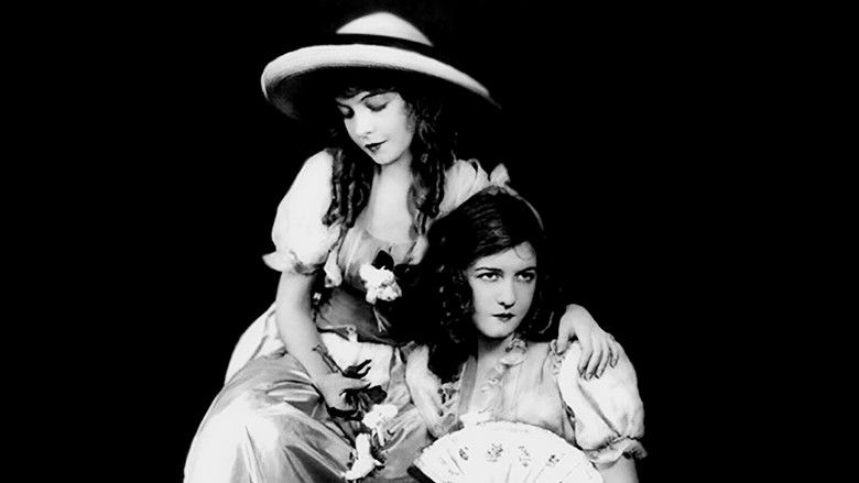 кадр из фильма Сиротки бури