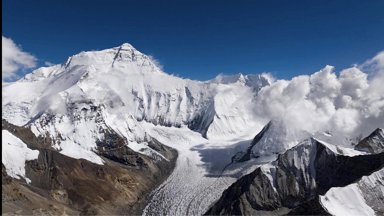кадр из фильма Everest: The Other Side