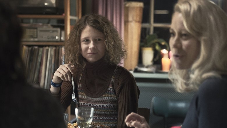 кадр из фильма Коммуна