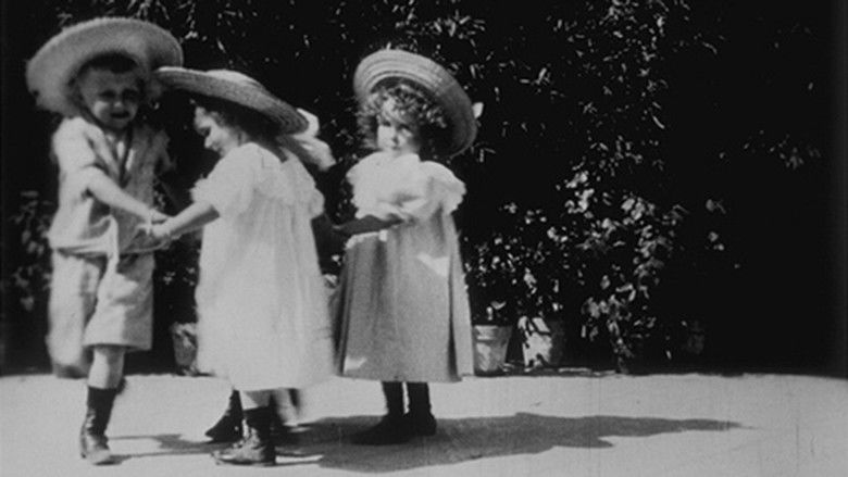 кадр из фильма Ronde enfantine