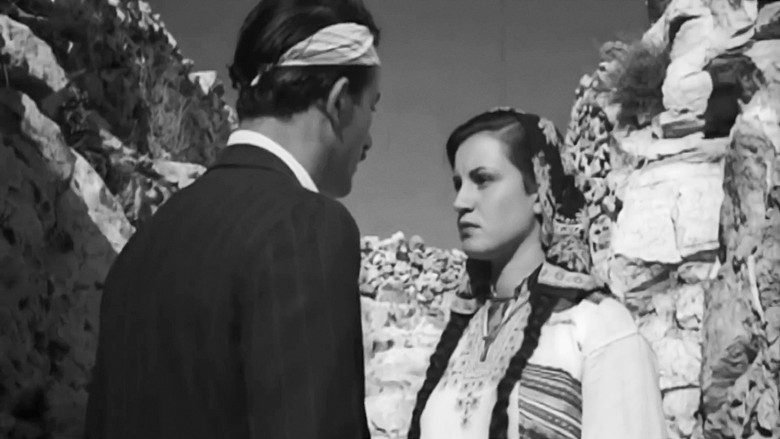 кадр из фильма Μαύρη Γη