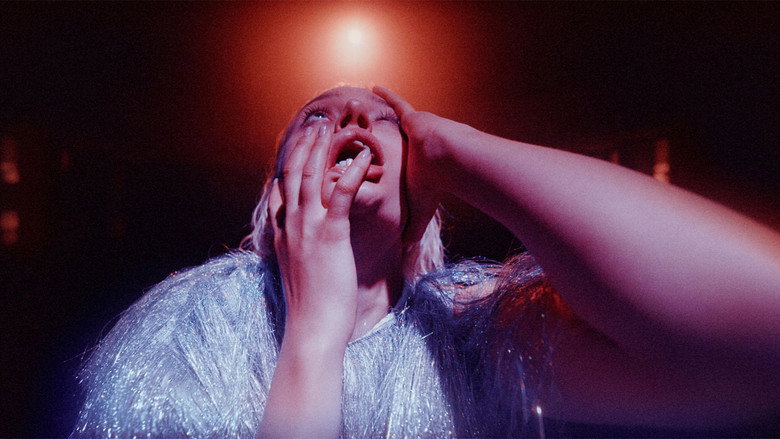 кадр из фильма Мертвы к рассвету