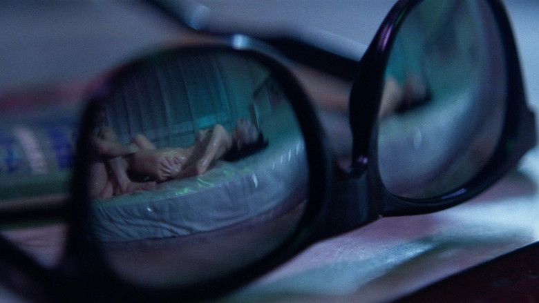 кадр из фильма Любовь — ноль = бесконечность