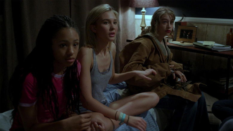 кадр из фильма Напугать Джулию