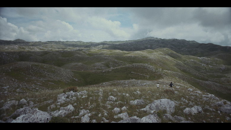 кадр из фильма Largohen Dallëndyshet