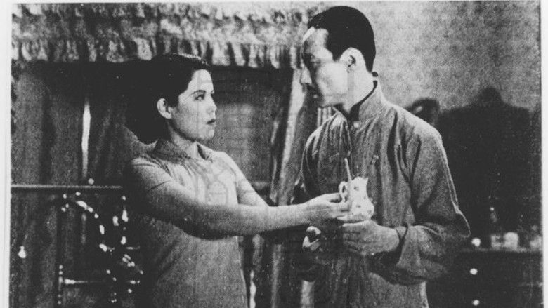 кадр из фильма 新旧上海