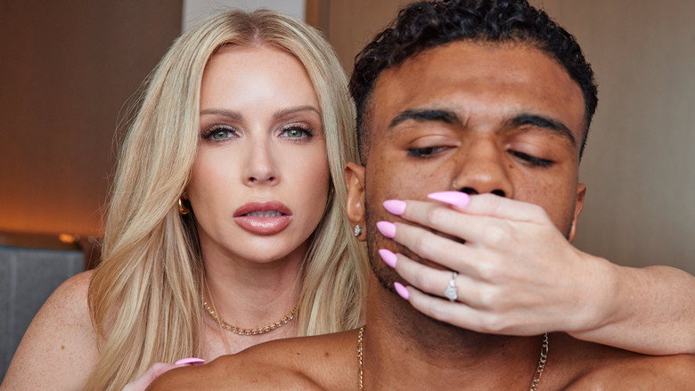 кадр из фильма Fit Blonde Moms