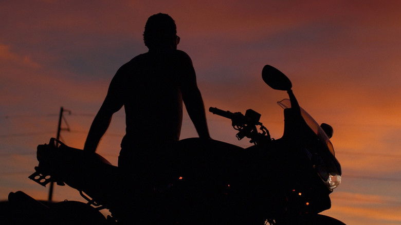 кадр из фильма When It Rayns, It Pours