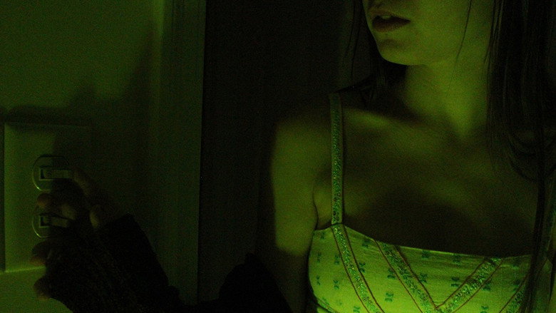 кадр из фильма MOLD