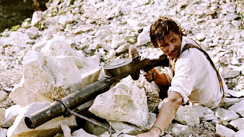 кадр из фильма Свой среди чужих, чужой среди своих