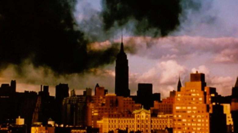 кадр из фильма Hours for Jerome