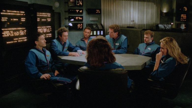 кадр из фильма Повелители глубин