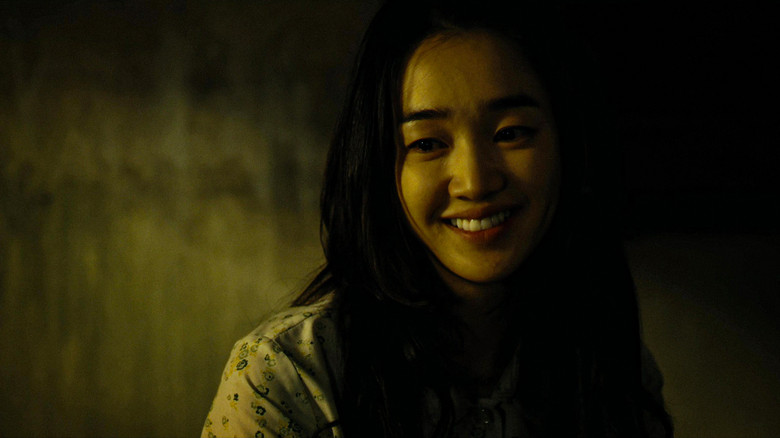 кадр из фильма 님은 먼곳에