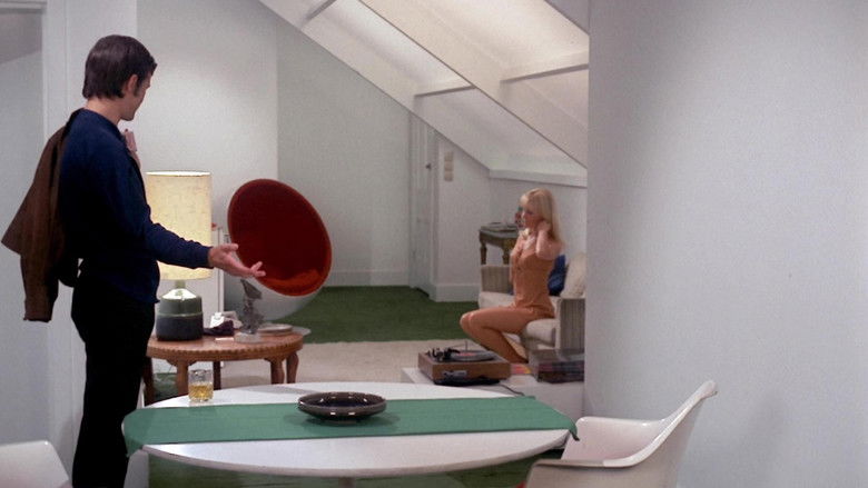 кадр из фильма Дзета один