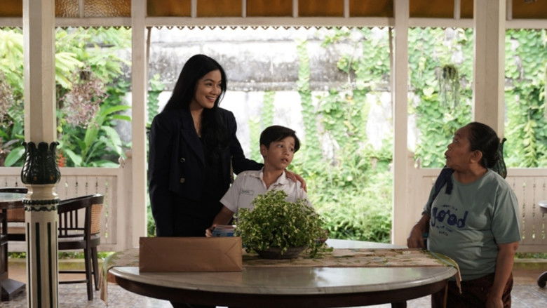 кадр из фильма Air Mata di Ujung Sajadah 2