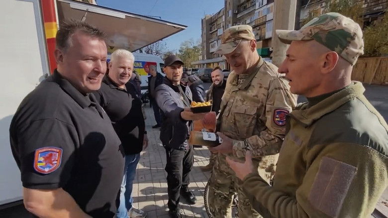 кадр из фильма Patatje Oorlog