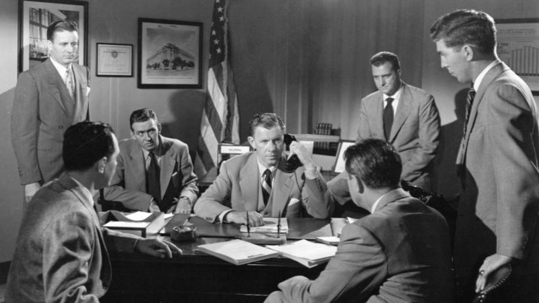 кадр из фильма К востоку на Бикон