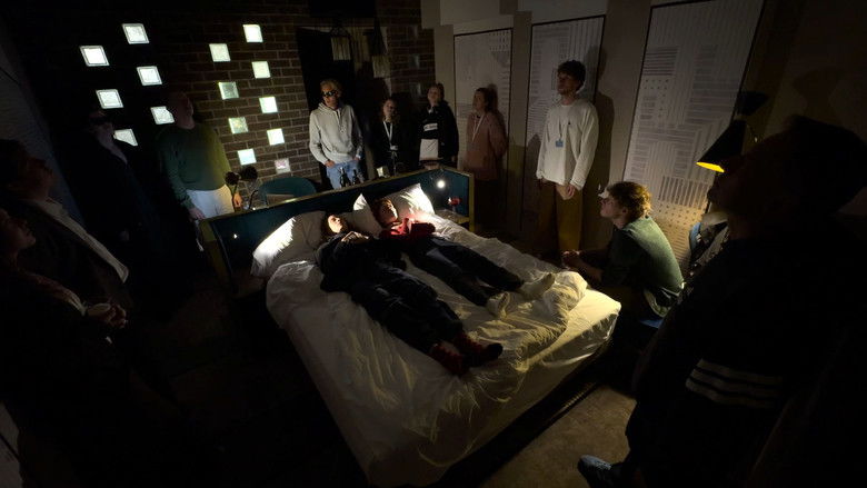 кадр из фильма Закрытие