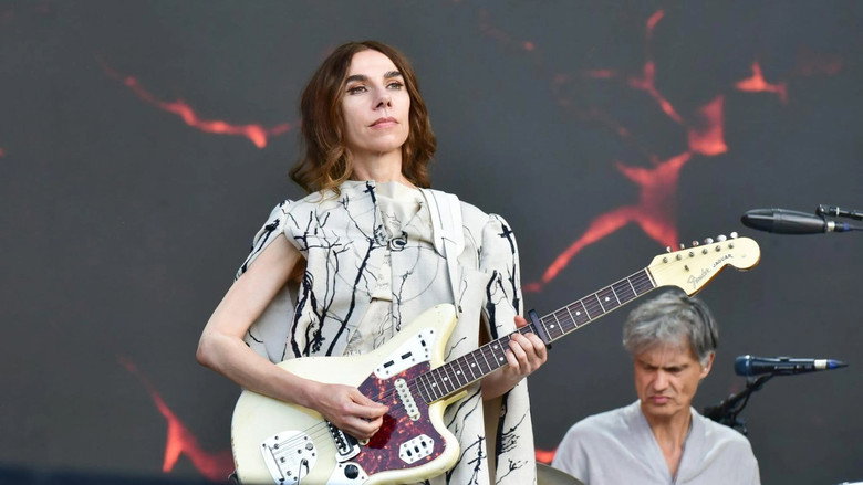 кадр из фильма PJ Harvey - Rock en Seine 2024
