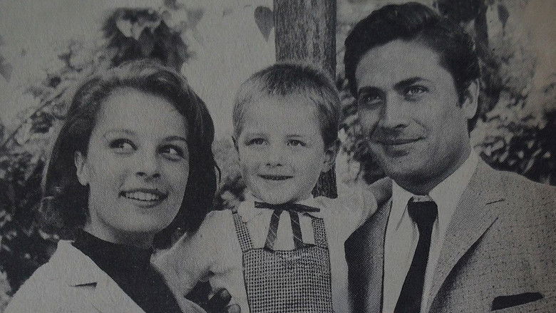 кадр из фильма Sevgim ve Gururum