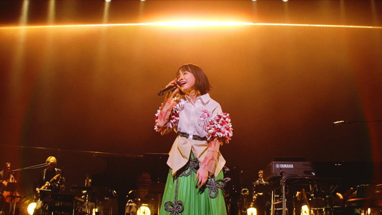 кадр из фильма TOMOO LIVE TOUR 'TWO MOON'