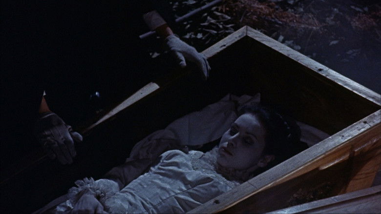 кадр из фильма Ужасный секрет доктора Хичкока