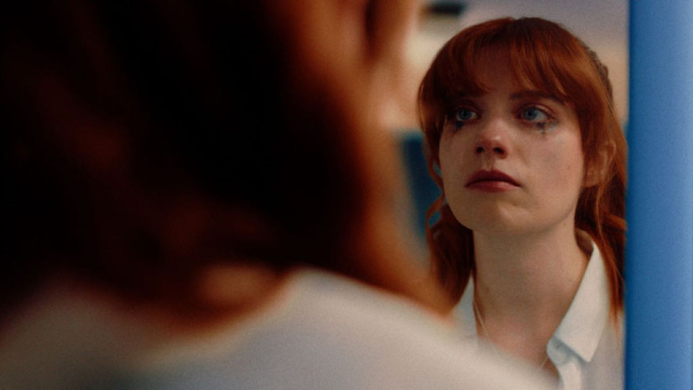 кадр из фильма Sandra Gets A New Fringe