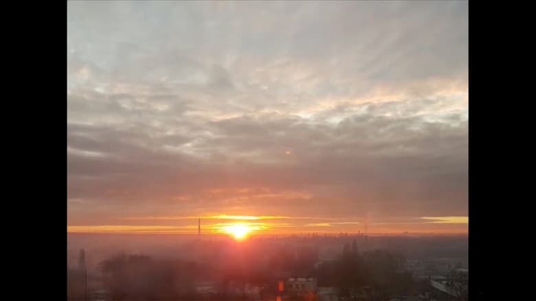 кадр из фильма Între Minciună și Adevăr