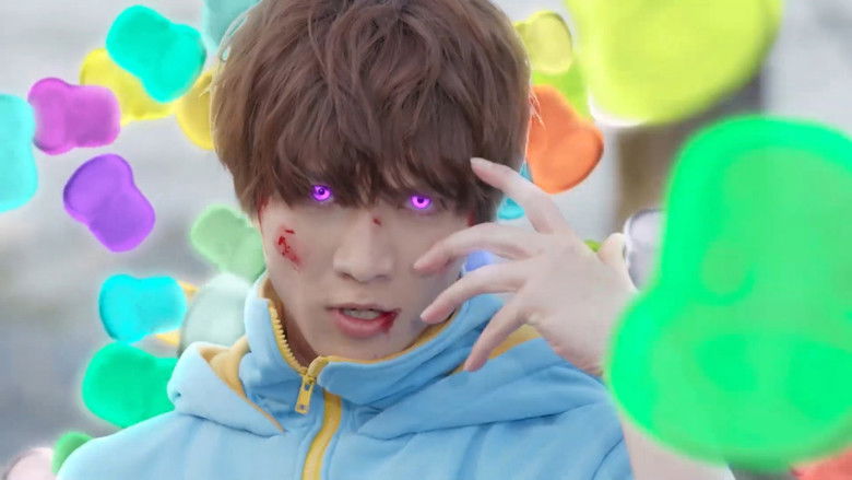 кадр из фильма 仮面ライダーガヴ お菓子の家の侵略者