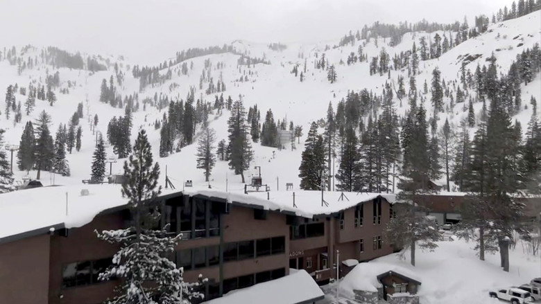 кадр из фильма Buried: The 1982 Alpine Meadows Avalanche