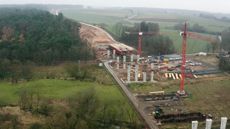 кадр из фильма Die Autobahn - Kampf um die A 49