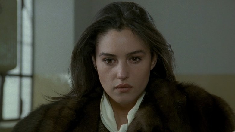 кадр из фильма Злоупотребление