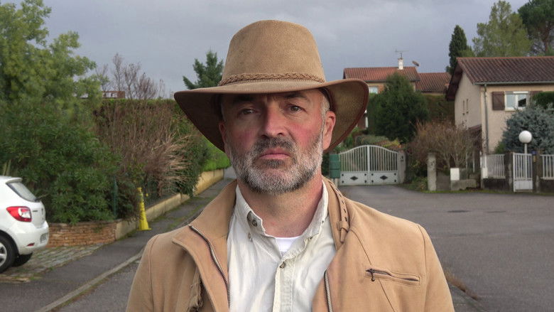 кадр из фильма Le Ciel Nous Regarde