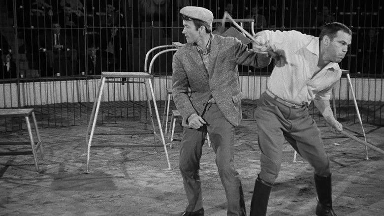 кадр из фильма Fifi la plume