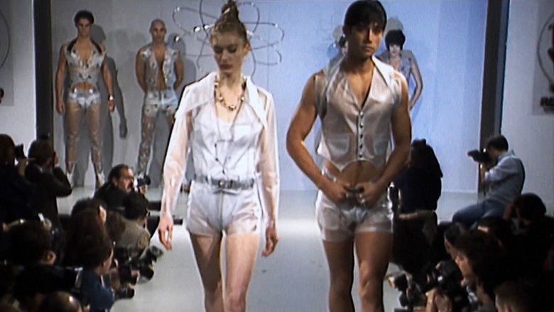 кадр из фильма МакКуин