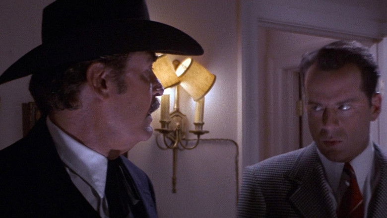 кадр из фильма Закат