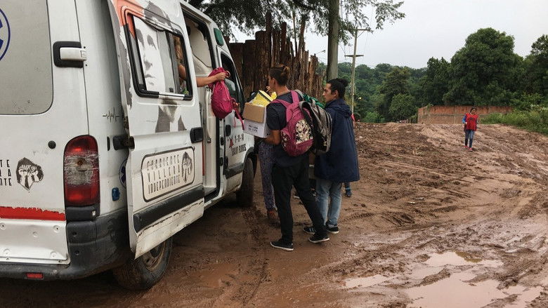 кадр из фильма Las Brigadistas