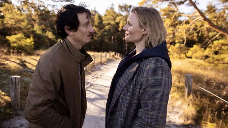 кадр из фильма Агентство разбитых сердец