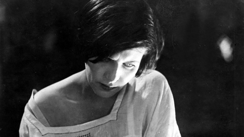 кадр из фильма Третья Мещанская