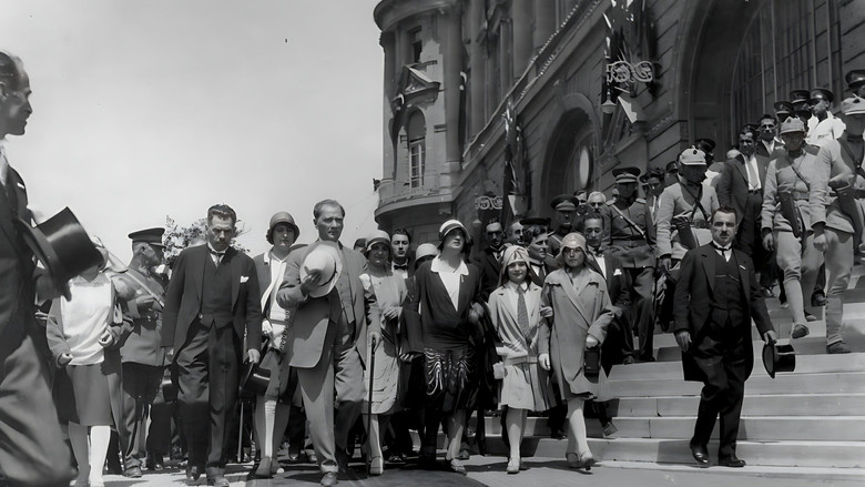 кадр из фильма Atatürk