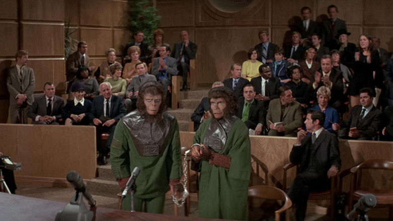 кадр из фильма Бегство с планеты обезьян