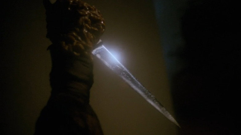 кадр из фильма Чёрная кошка