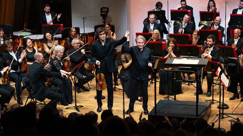 кадр из фильма Concert hommage à Franck Gehry