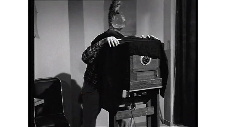 кадр из фильма Πολυτεχνίτης κι Ερημοσπίτης