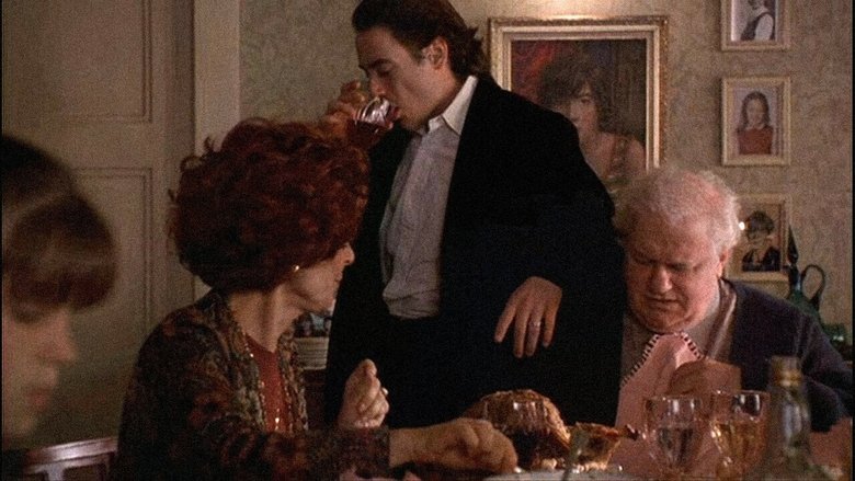 кадр из фильма Домой на праздники