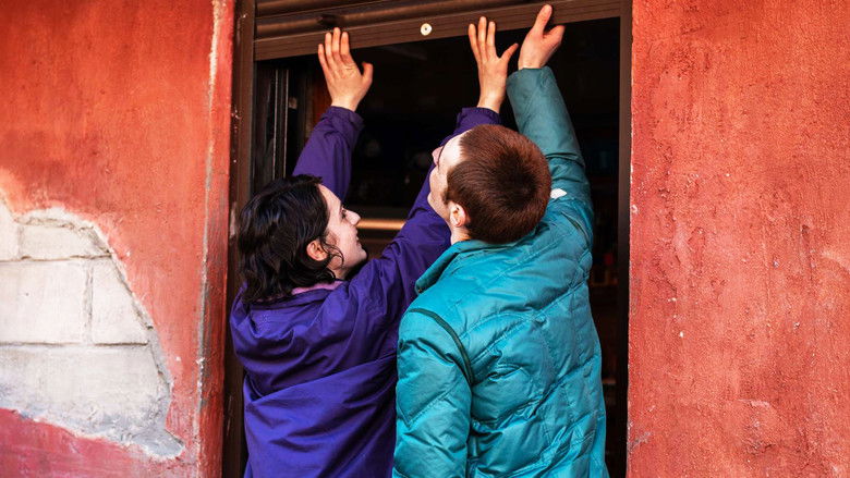 кадр из фильма Разжимая кулаки