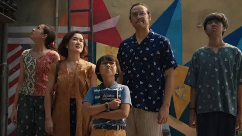 кадр из фильма Keluarga Super Irit